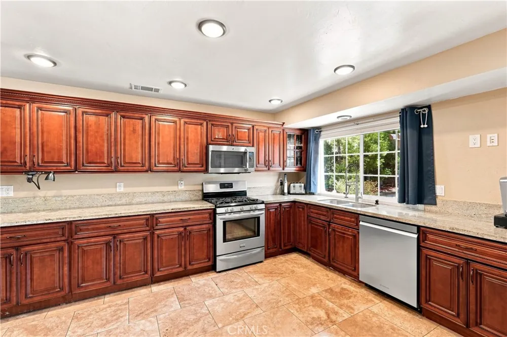 24112 Valyermo Mission Viejo, CA 92691