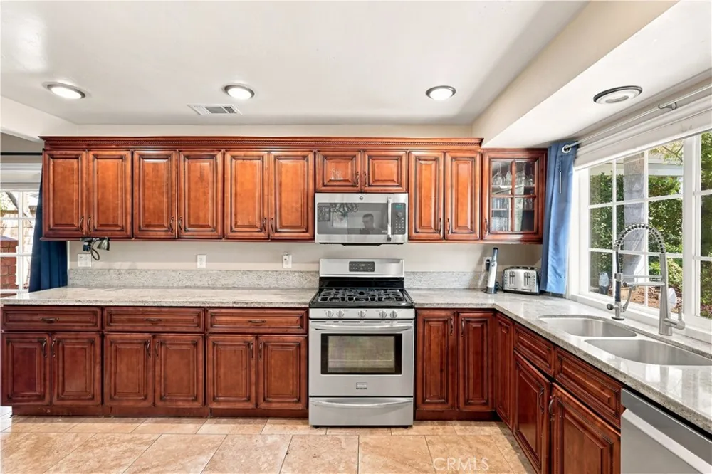 24112 Valyermo Mission Viejo, CA 92691