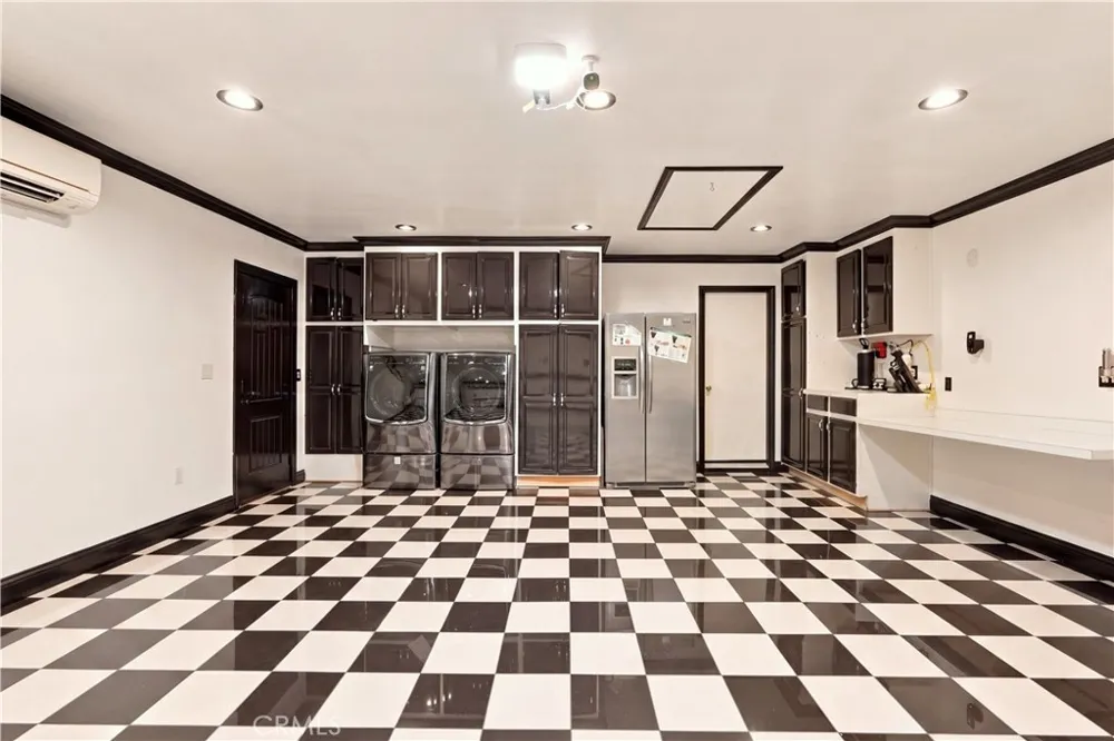 24112 Valyermo Mission Viejo, CA 92691