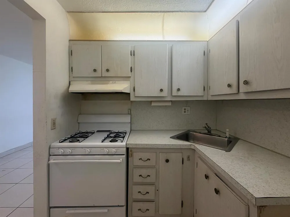 20210 NE 2ND AVENUE #V14 Miami Gardens, FL 33179
