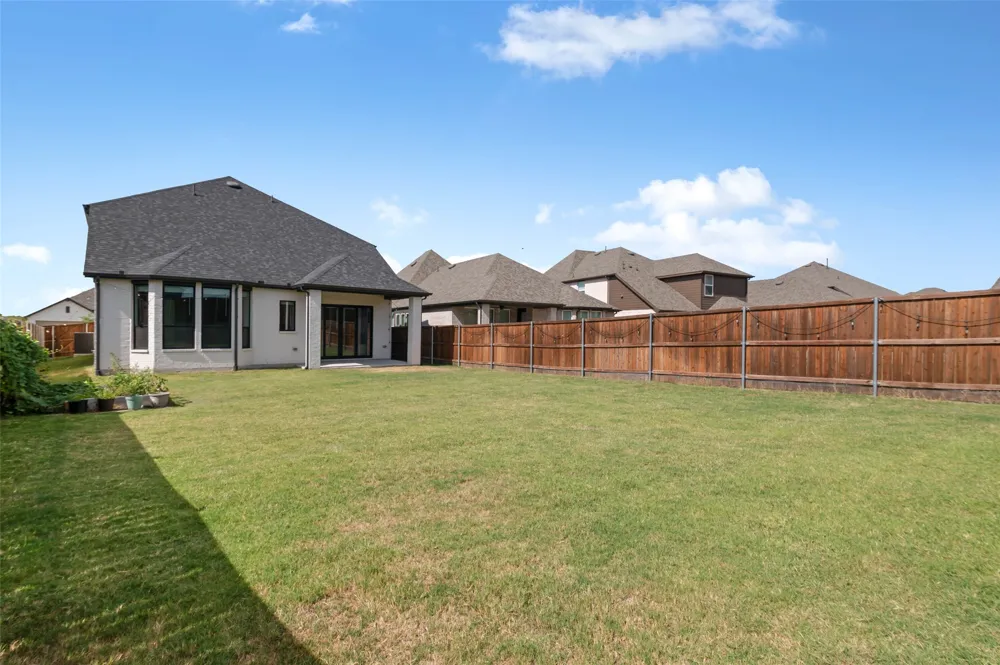 2448 Halter Drive Aubrey, TX 76227
