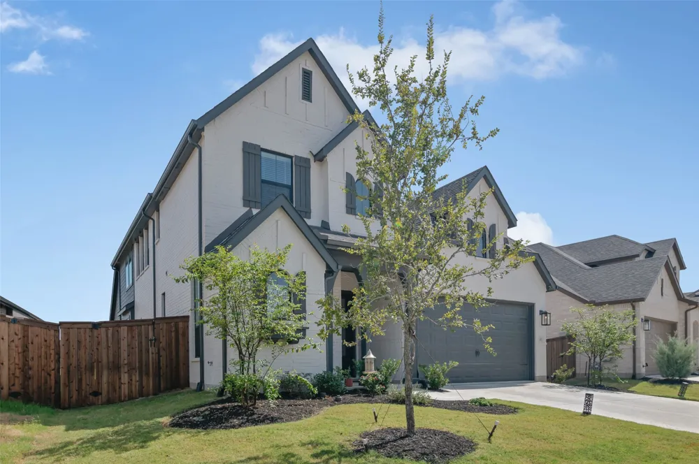2448 Halter Drive Aubrey, TX 76227
