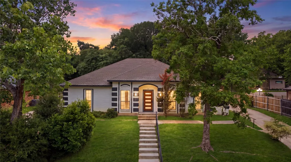 237 Bradford Drive Hurst, TX 76053