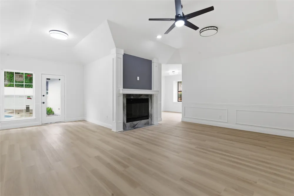 237 Bradford Drive Hurst, TX 76053