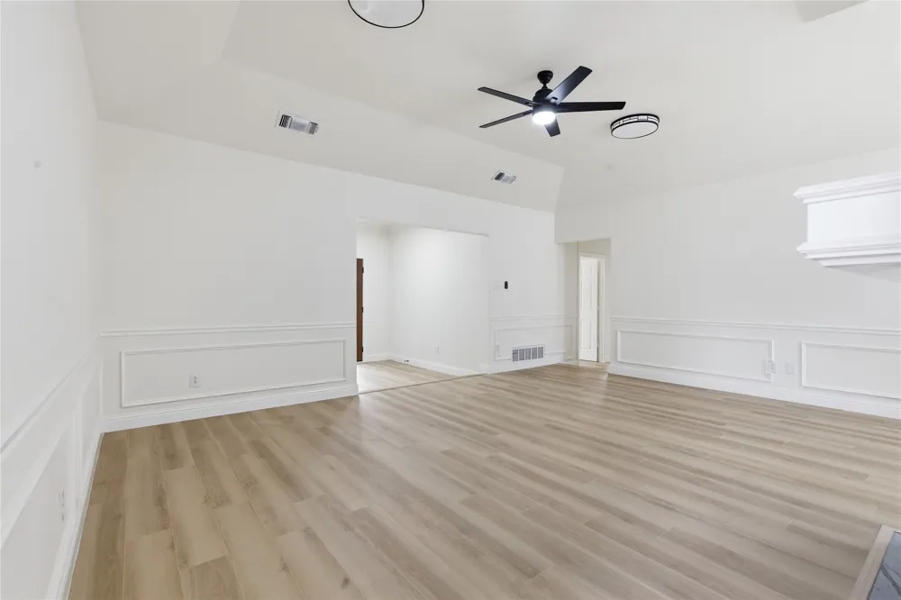 237 Bradford Drive Hurst, TX 76053
