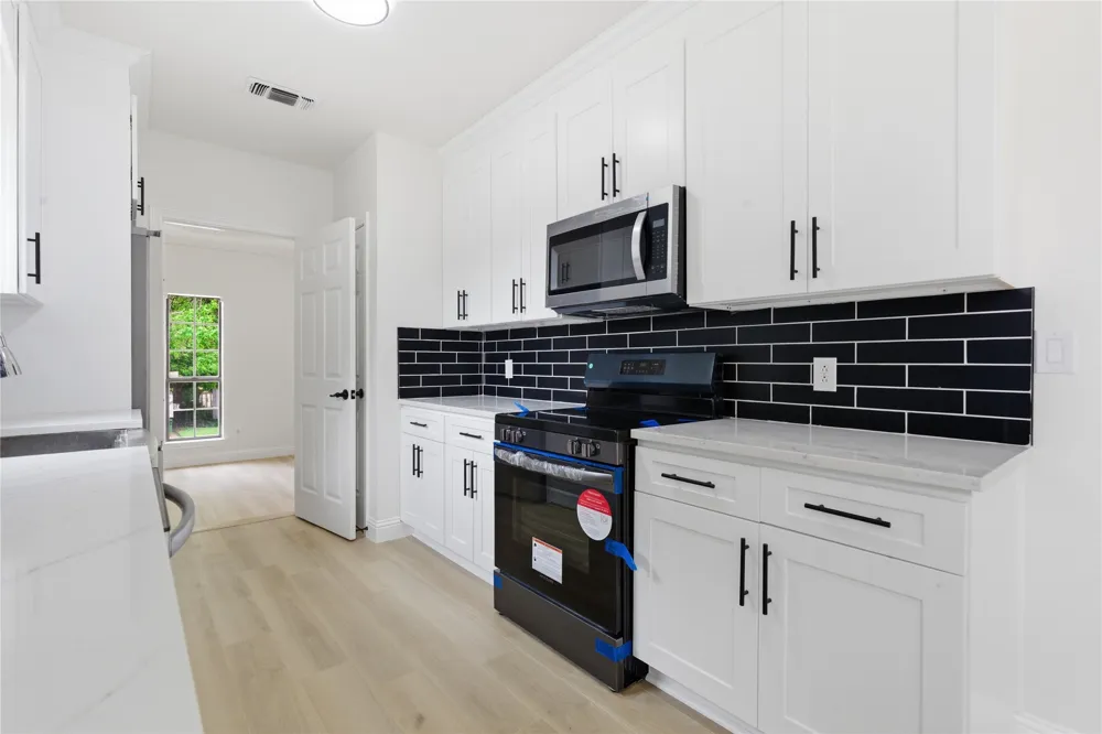 237 Bradford Drive Hurst, TX 76053