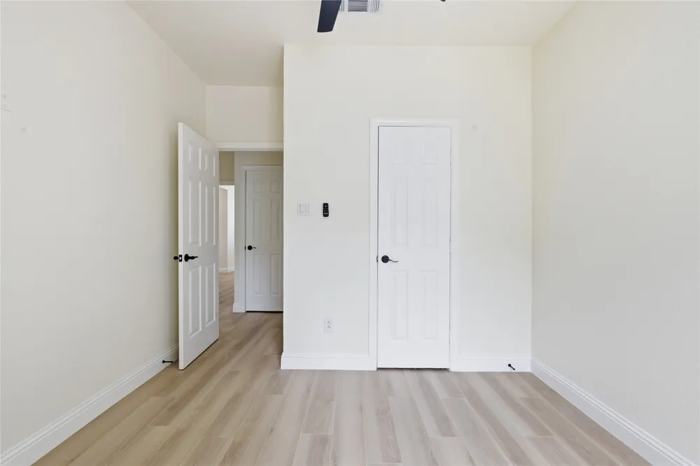 237 Bradford Drive Hurst, TX 76053