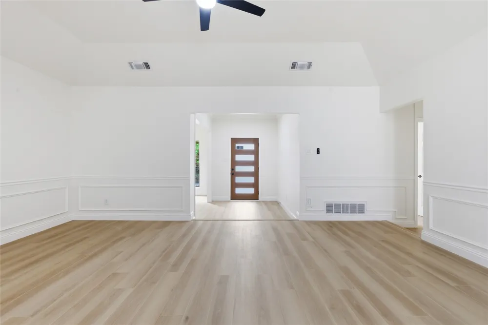 237 Bradford Drive Hurst, TX 76053