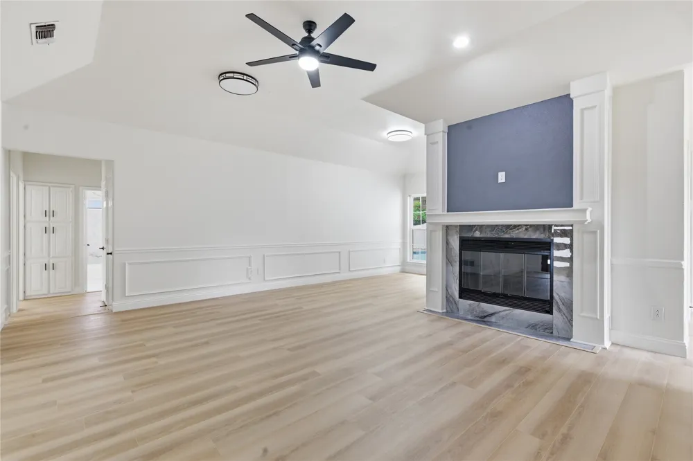 237 Bradford Drive Hurst, TX 76053