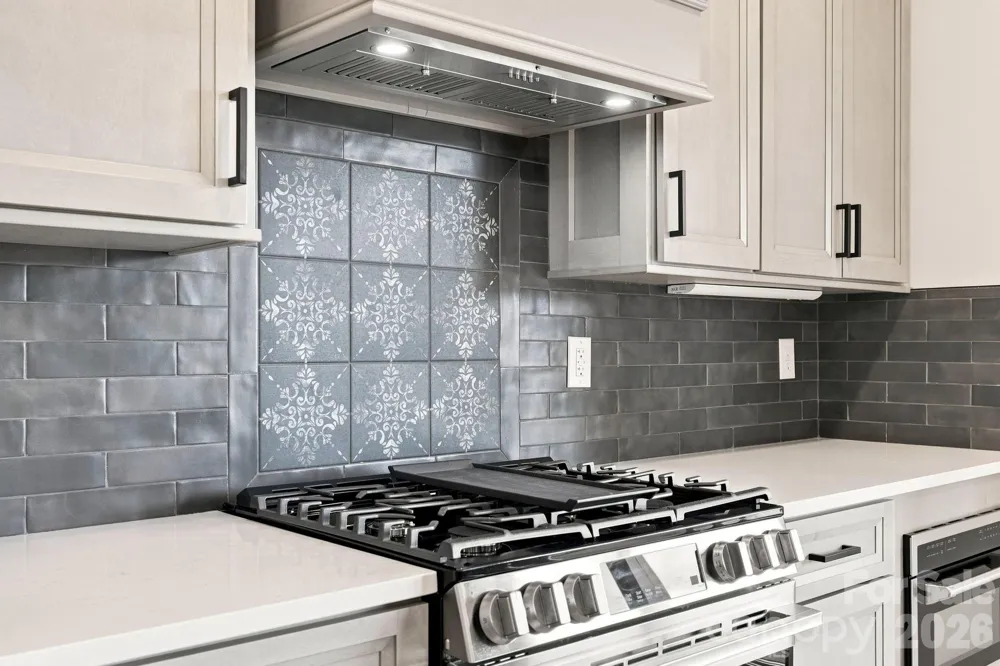 128 Chepstow Place Black Mountain, NC 28711