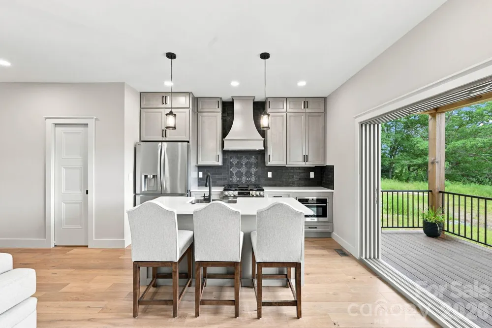 128 Chepstow Place Black Mountain, NC 28711