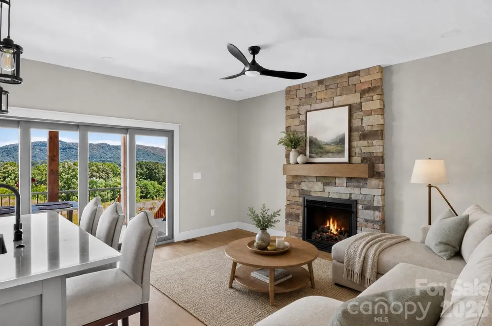 128 Chepstow Place Black Mountain, NC 28711