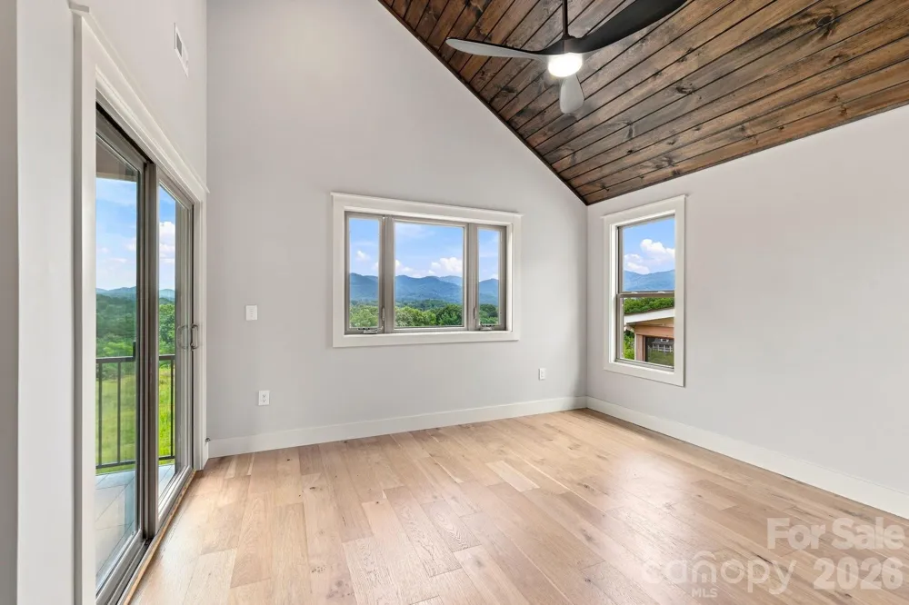 128 Chepstow Place Black Mountain, NC 28711