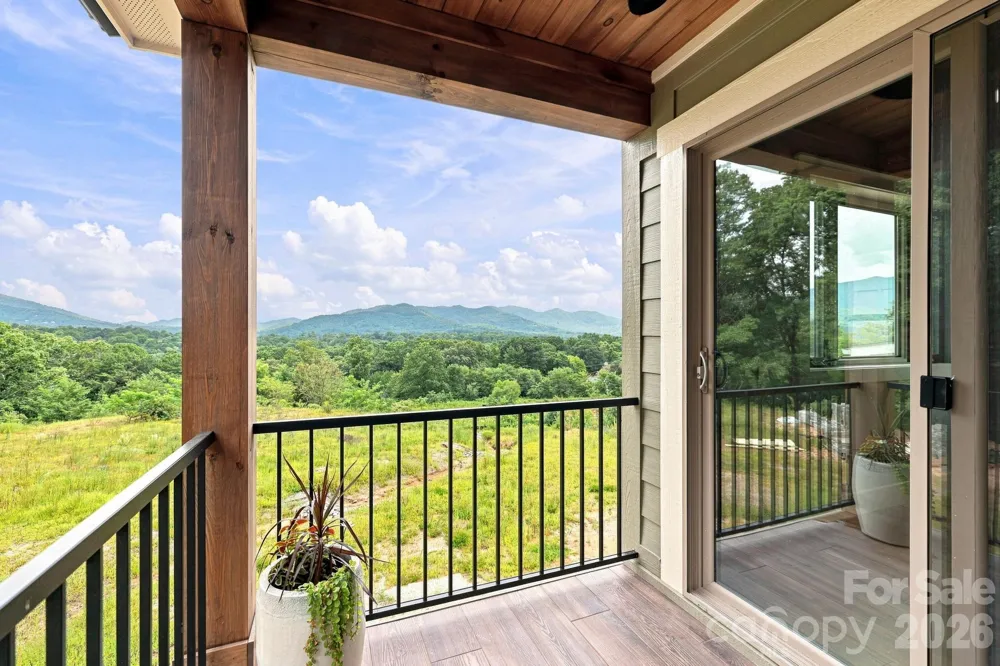 128 Chepstow Place Black Mountain, NC 28711