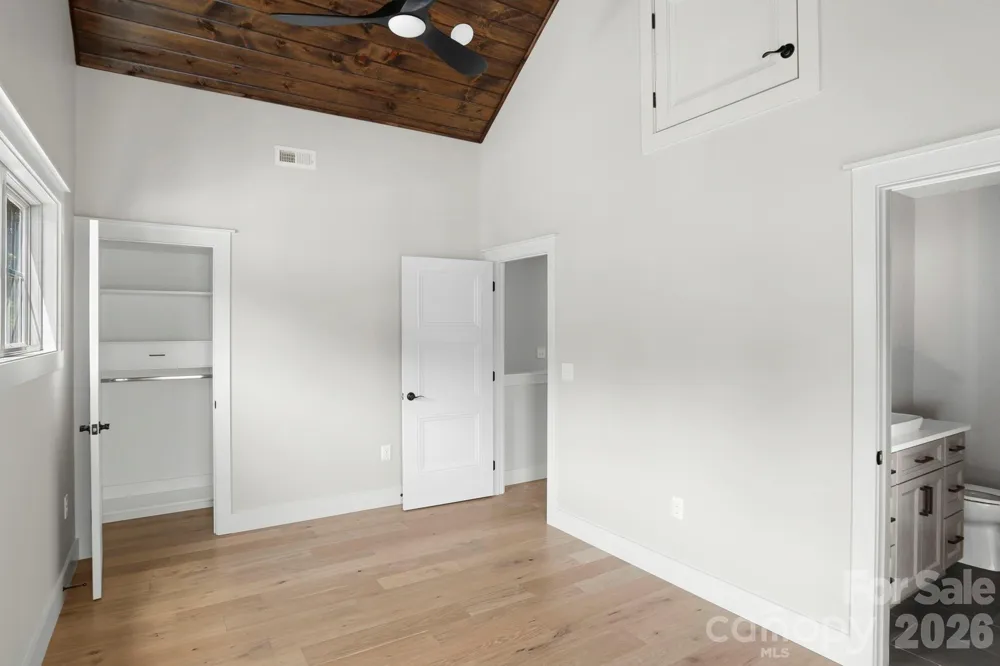128 Chepstow Place Black Mountain, NC 28711