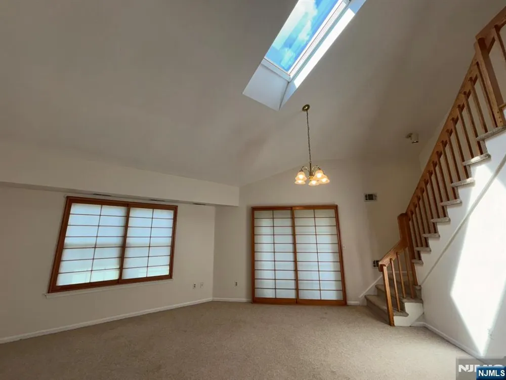 1530 Westgate Drive Fort Lee, NJ 07024