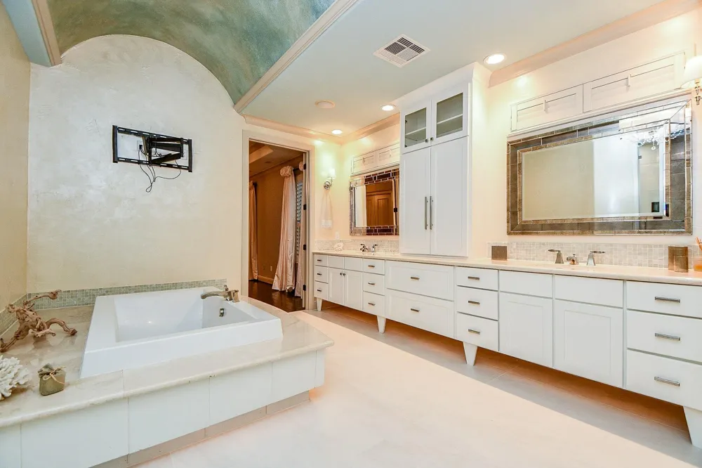 12316 Oak Bend Circle Conroe, TX 77304