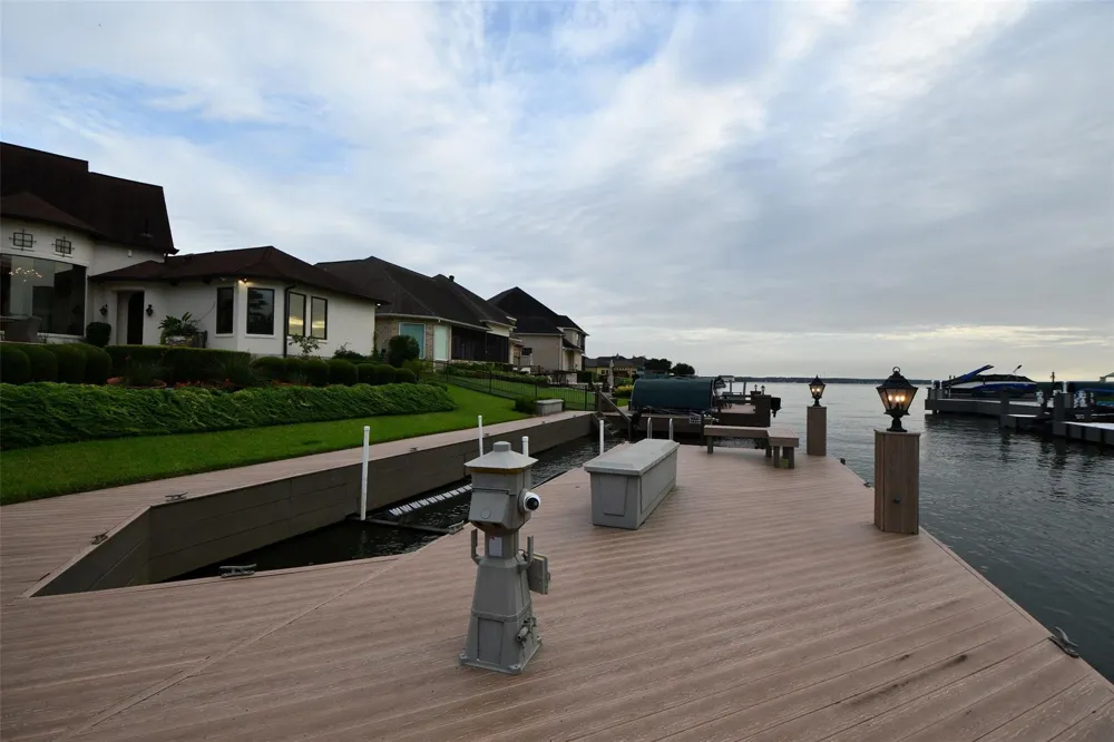12316 Oak Bend Circle Conroe, TX 77304