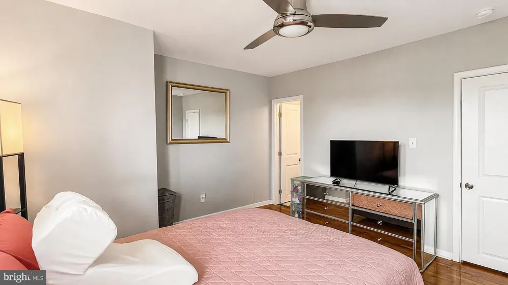 5867 UPLAND WAY Philadelphia, PA 19131