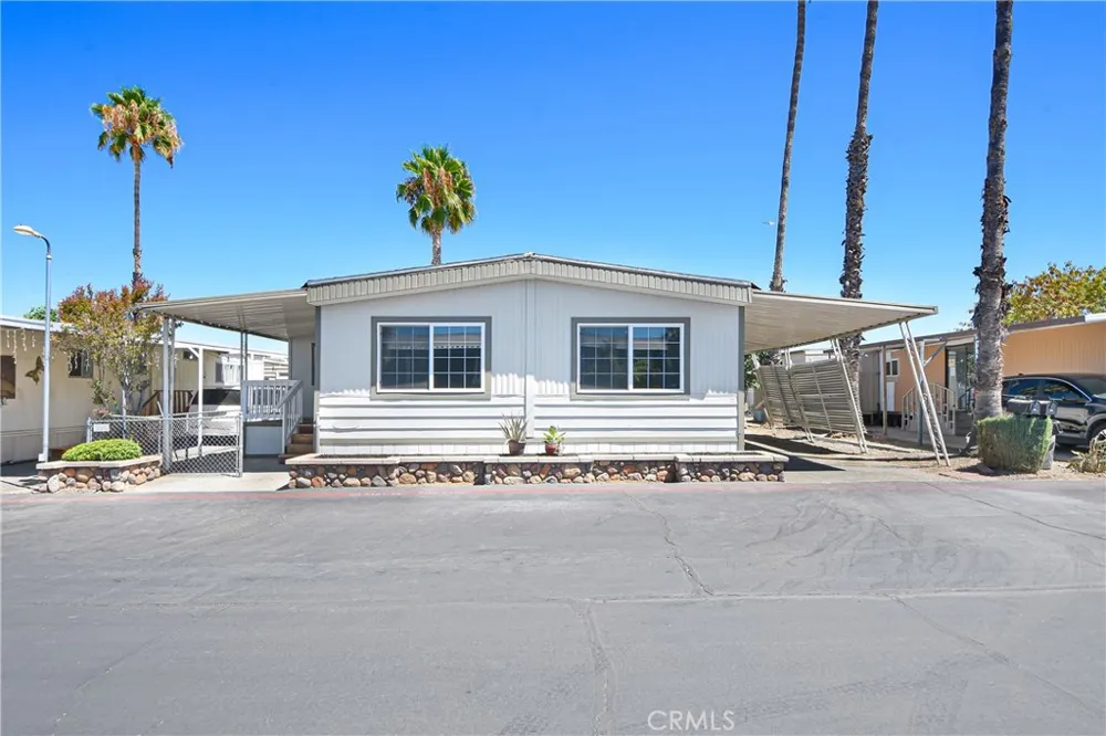 1455 S State St #17 Hemet, CA 92543