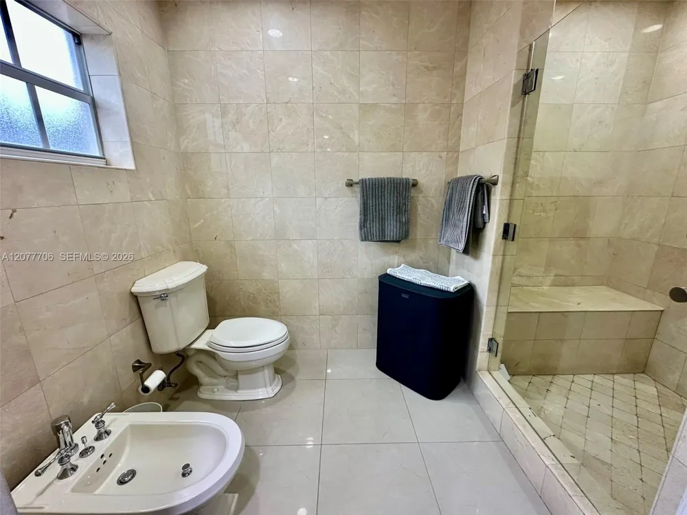 9021 NW 150th Ter Miami Lakes, FL 33018
