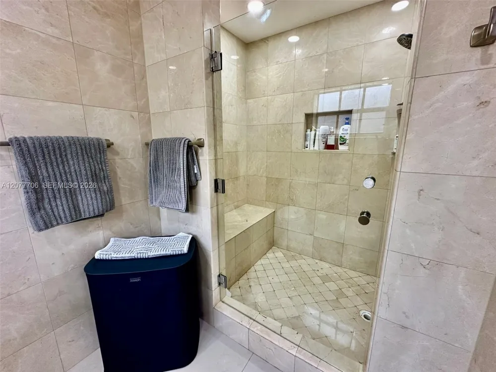 9021 NW 150th Ter Miami Lakes, FL 33018