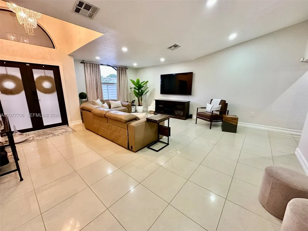 9021 NW 150th Ter Miami Lakes, FL 33018