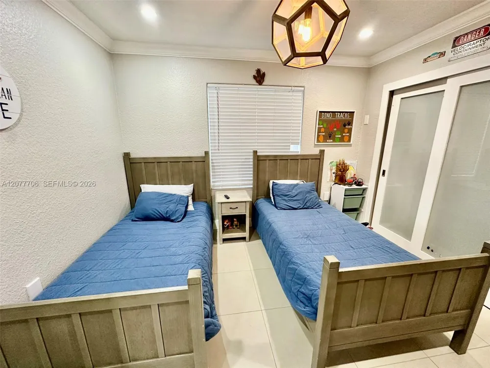 9021 NW 150th Ter Miami Lakes, FL 33018