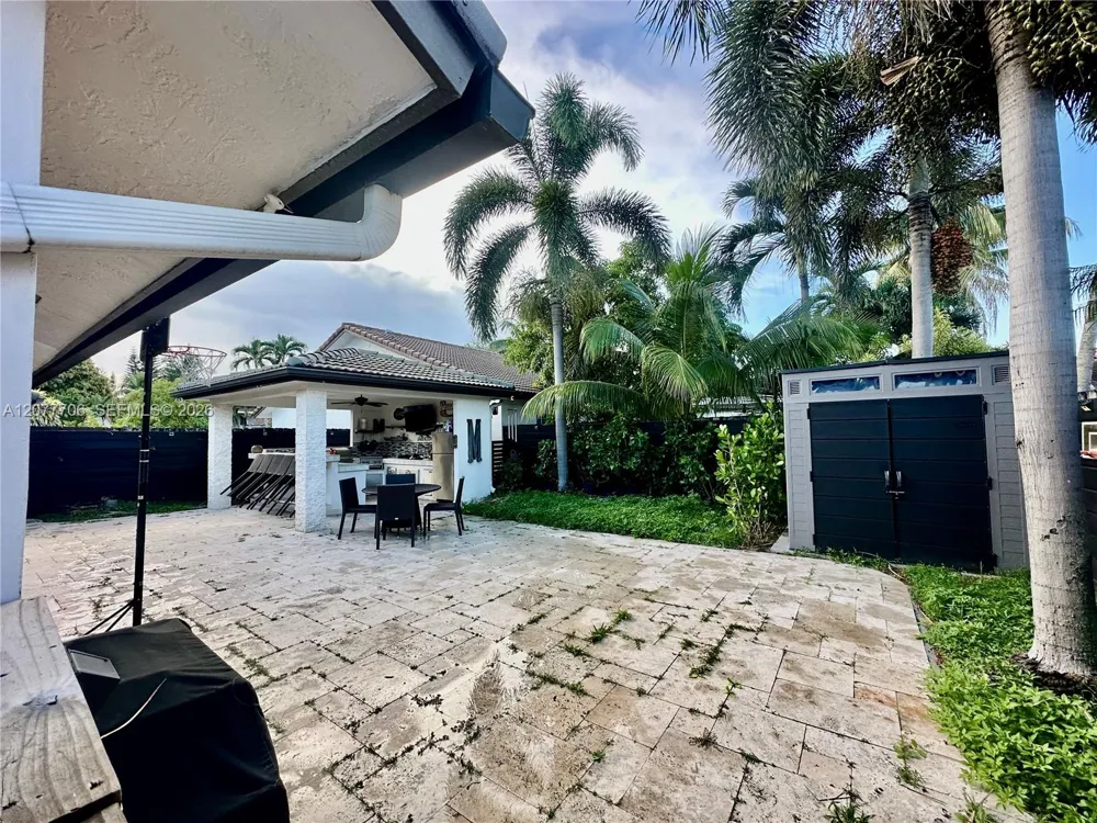9021 NW 150th Ter Miami Lakes, FL 33018