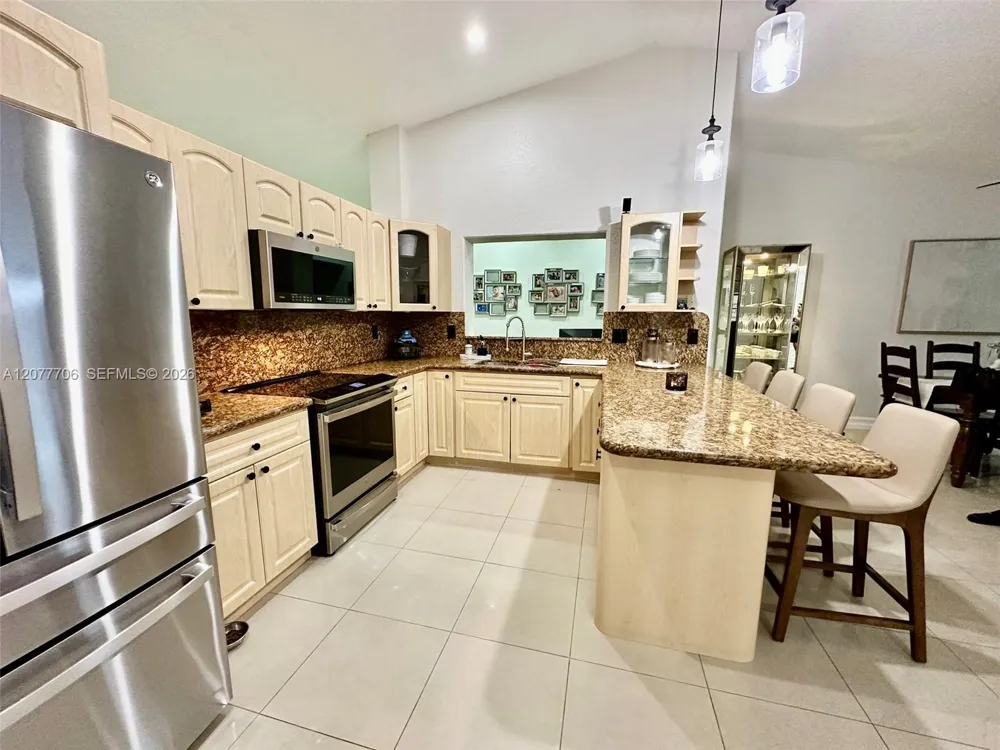 9021 NW 150th Ter Miami Lakes, FL 33018