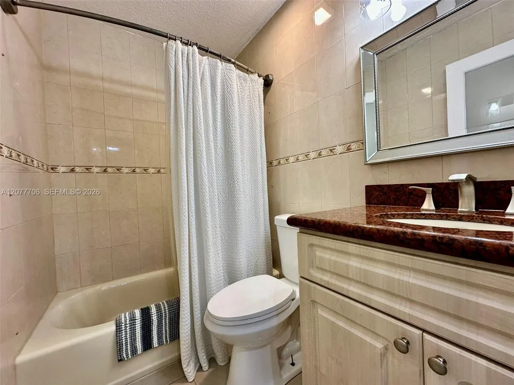 9021 NW 150th Ter Miami Lakes, FL 33018