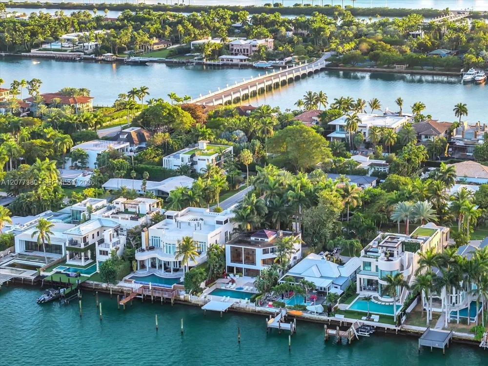 279 Hibiscus Dr Miami Beach, FL 33139