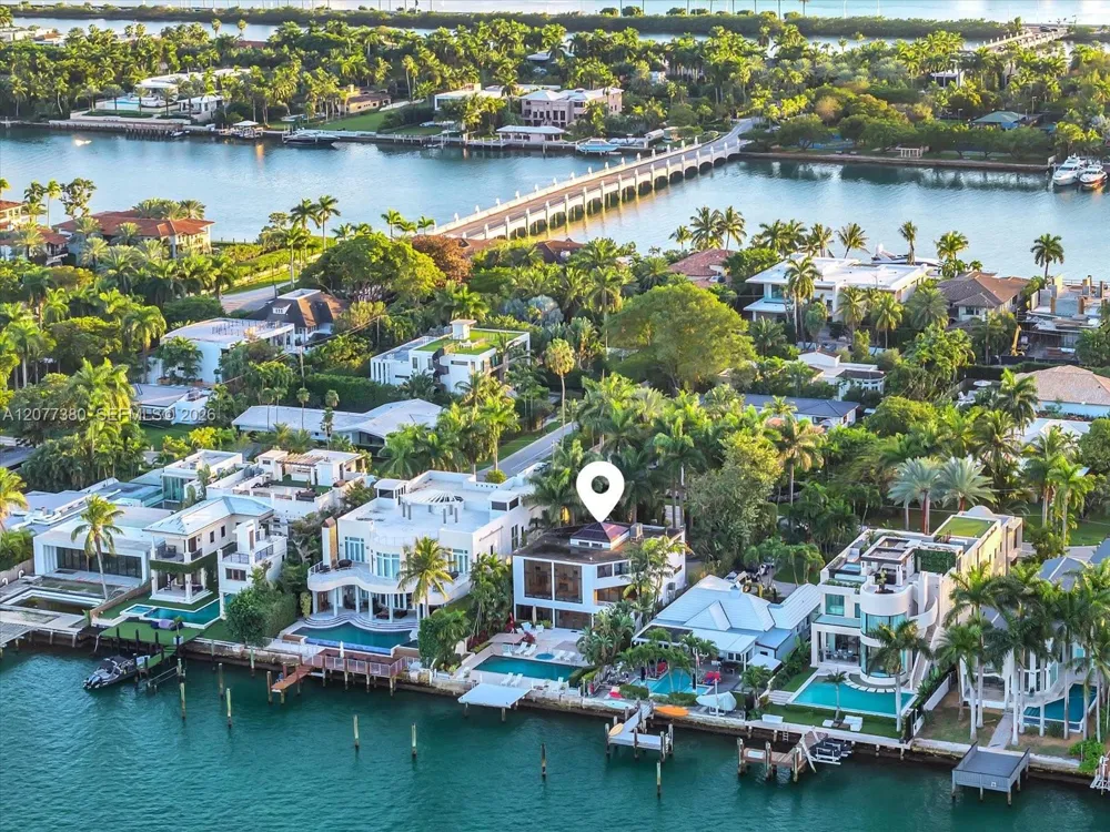 279 Hibiscus Dr Miami Beach, FL 33139