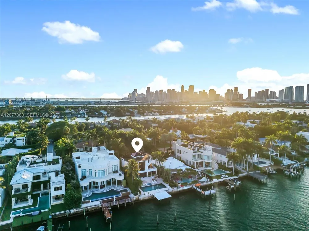279 Hibiscus Dr Miami Beach, FL 33139