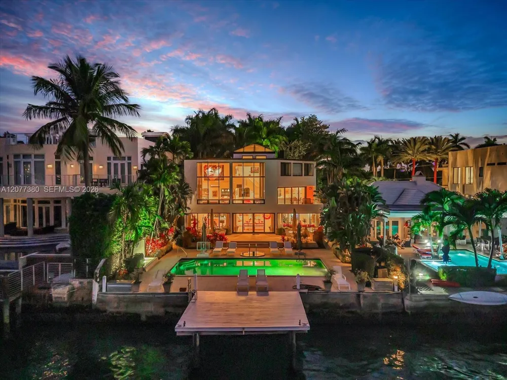 279 Hibiscus Dr Miami Beach, FL 33139