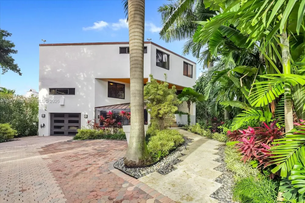 279 Hibiscus Dr Miami Beach, FL 33139