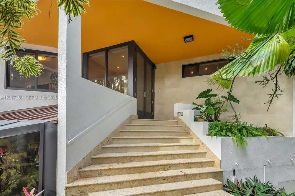 279 Hibiscus Dr Miami Beach, FL 33139