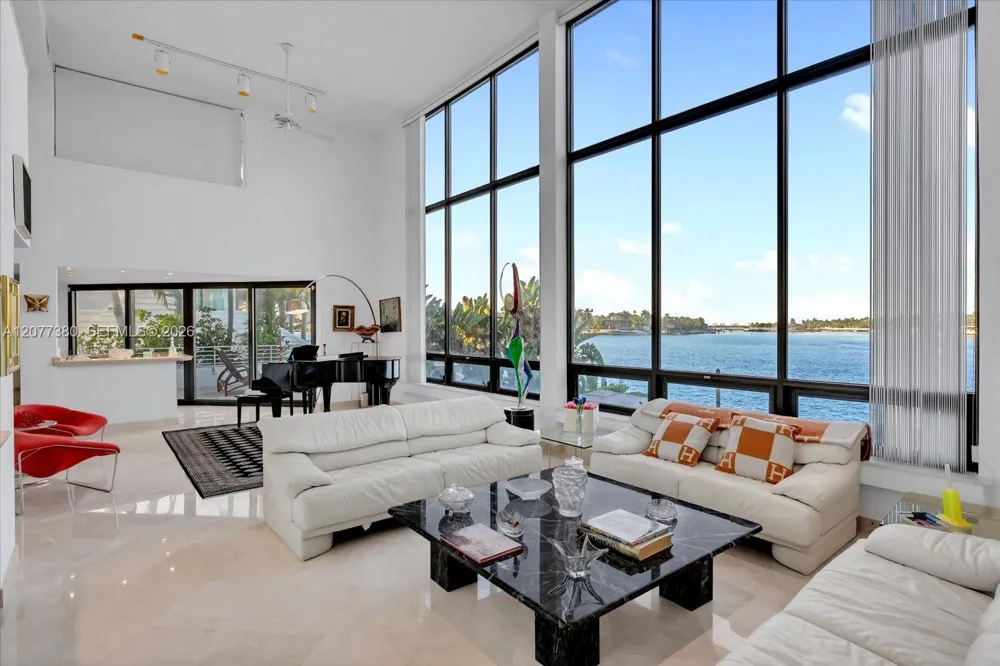 279 Hibiscus Dr Miami Beach, FL 33139