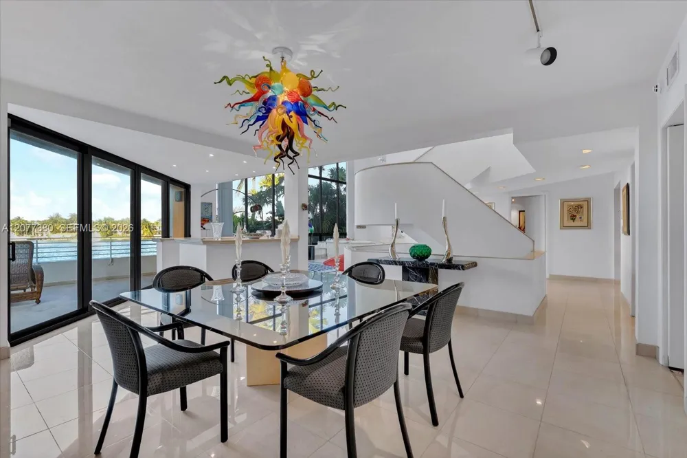 279 Hibiscus Dr Miami Beach, FL 33139