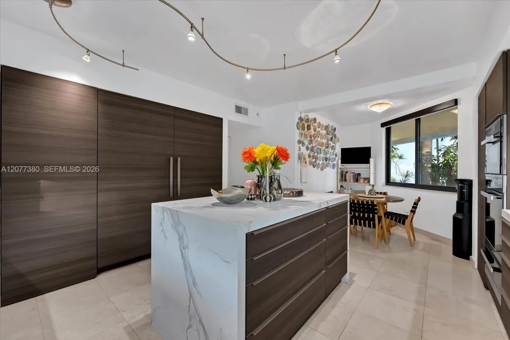 279 Hibiscus Dr Miami Beach, FL 33139
