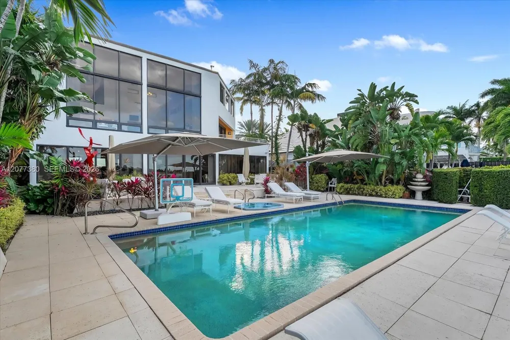 279 Hibiscus Dr Miami Beach, FL 33139