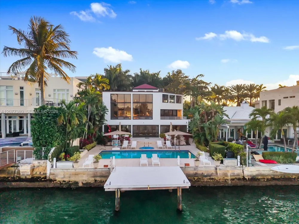 279 Hibiscus Dr Miami Beach, FL 33139