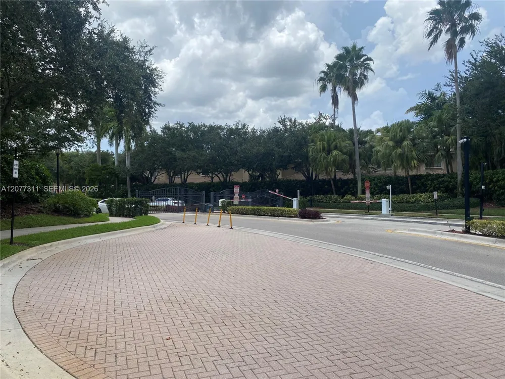 4218 Vineyard Cir #4218 Weston, FL 33332