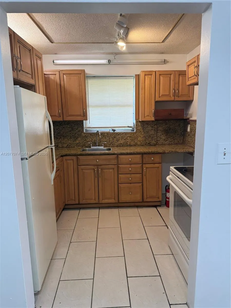 5715 Hayes St #5715 Hollywood, FL 33021
