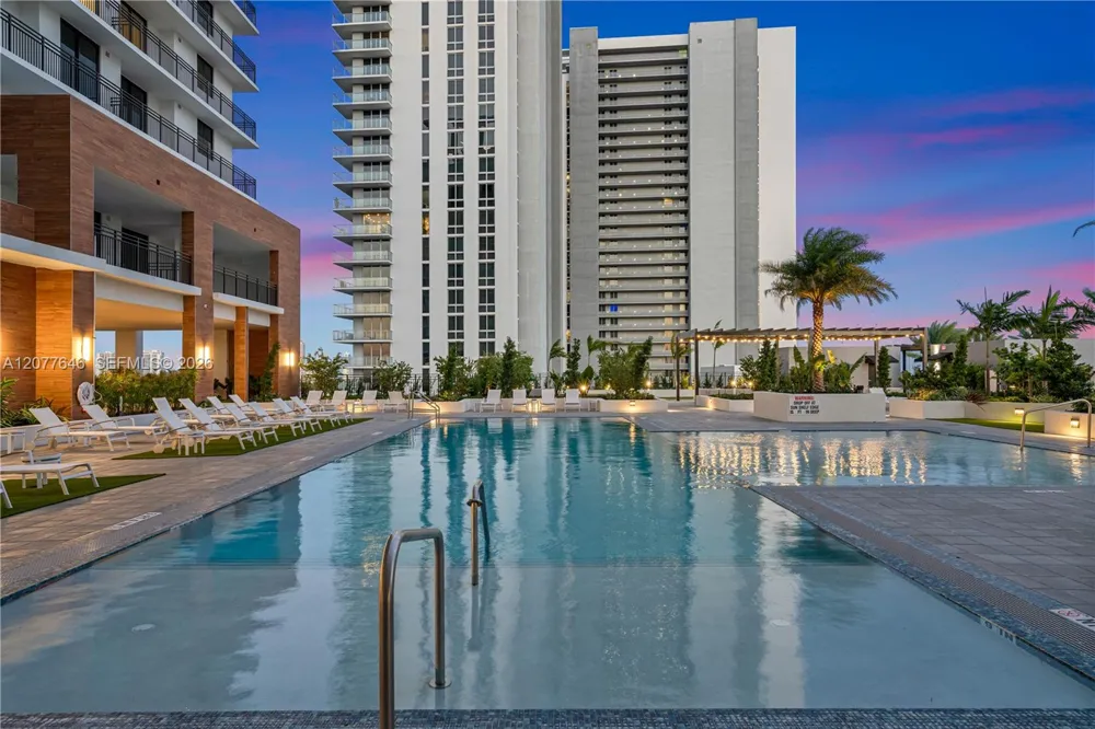 16395 Biscayne Blvd #313 North Miami Beach, FL 33160