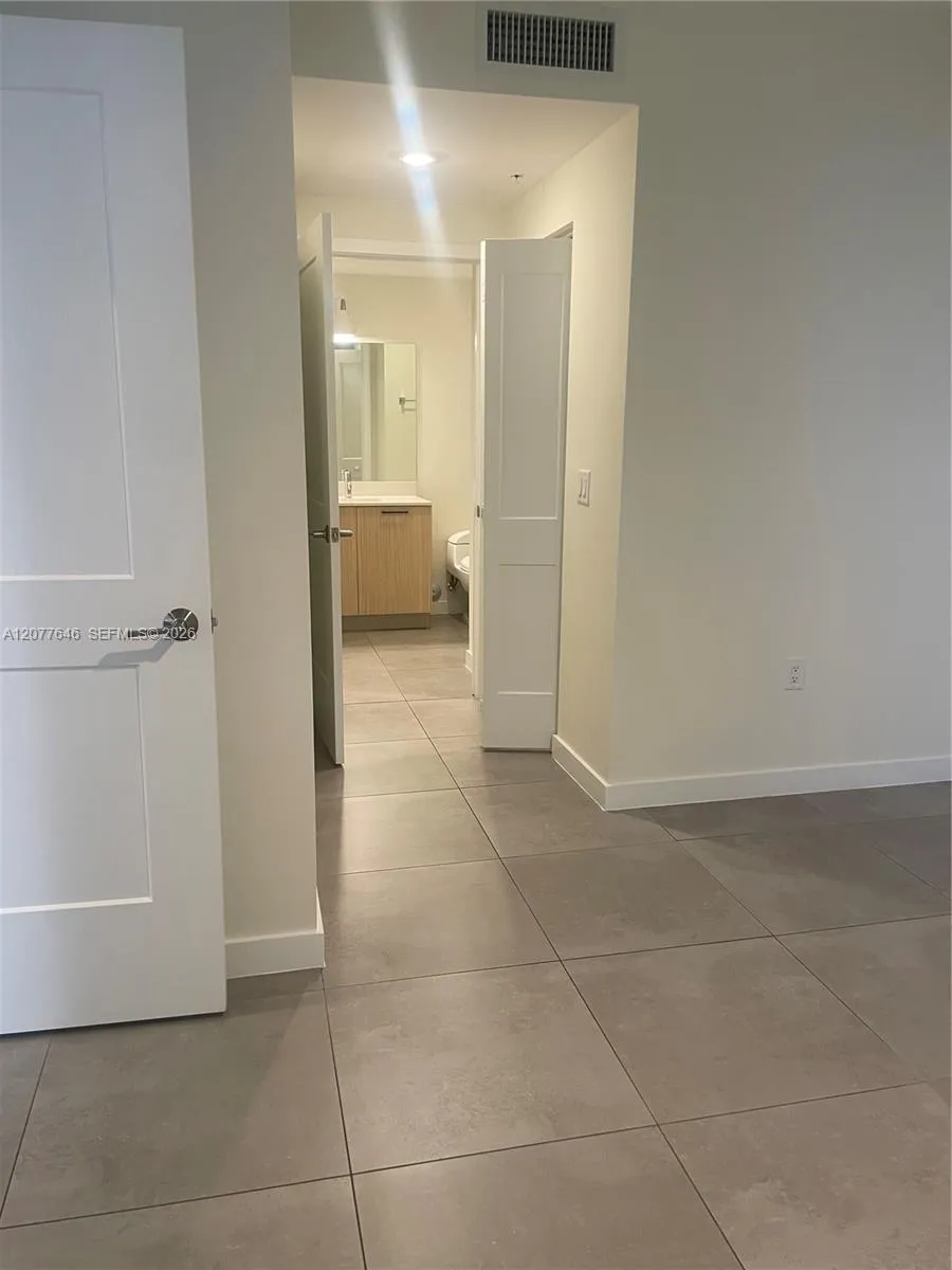 16395 Biscayne Blvd #313 North Miami Beach, FL 33160