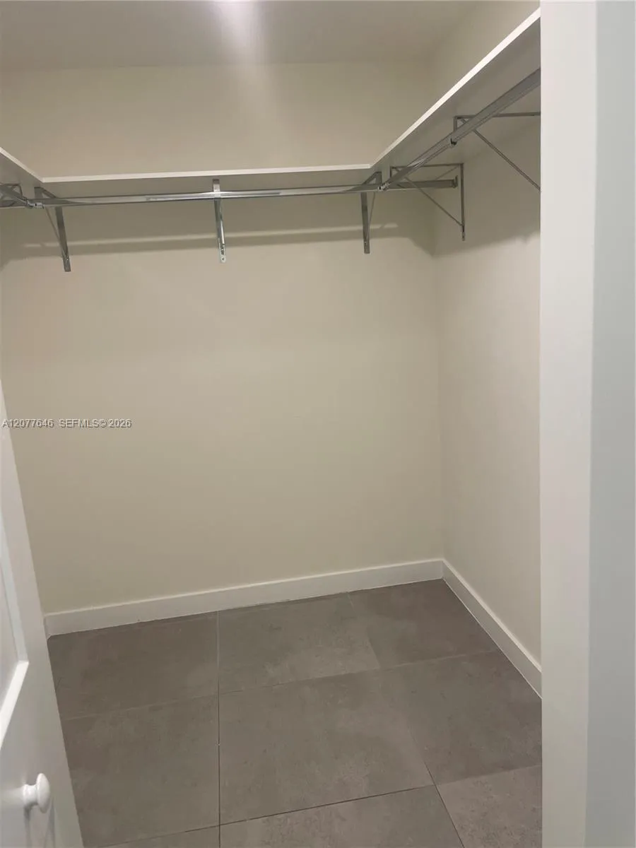 16395 Biscayne Blvd #313 North Miami Beach, FL 33160