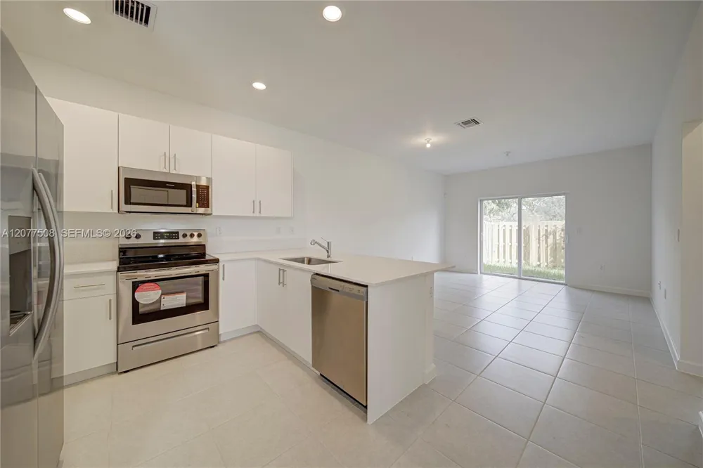 11881 NW 47th Mnr Coral Springs, FL 33076