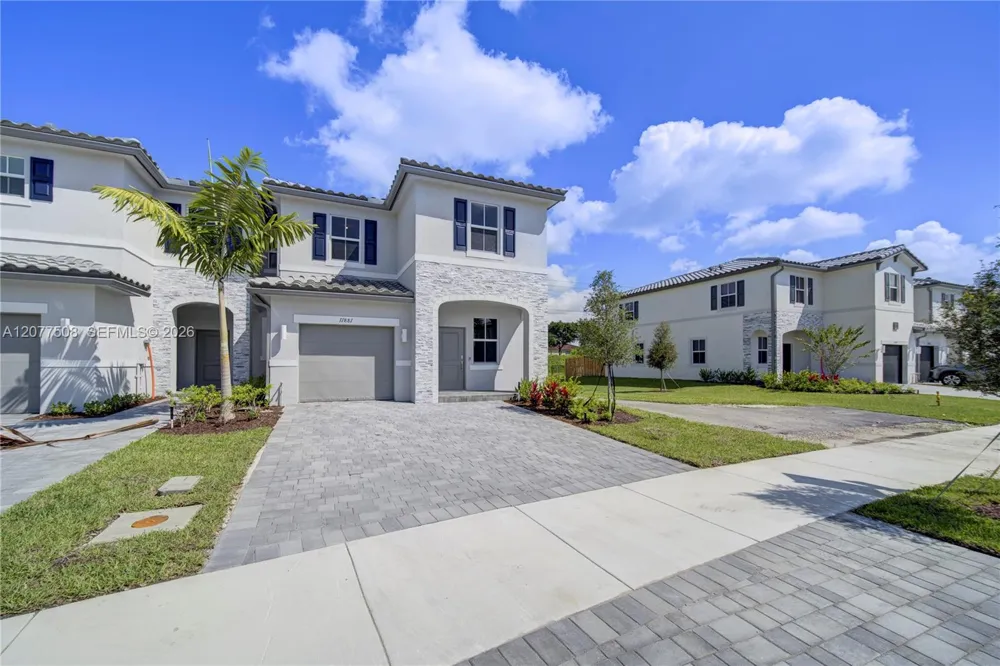 11881 NW 47th Mnr Coral Springs, FL 33076
