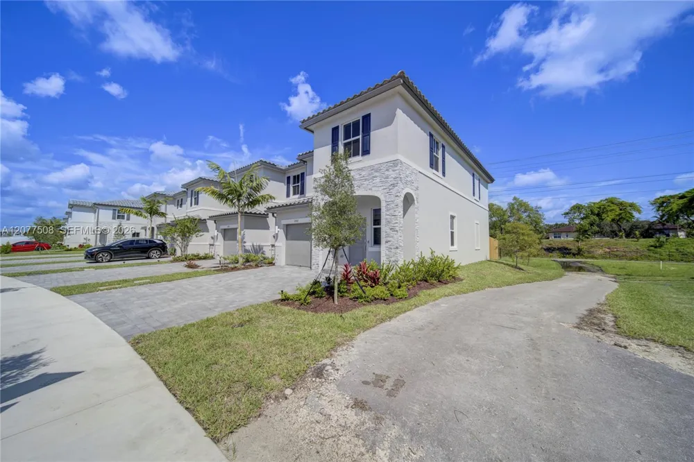 11881 NW 47th Mnr Coral Springs, FL 33076